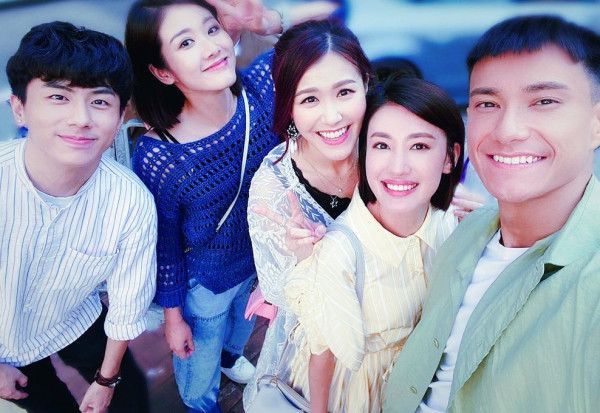 35歲女歌手譚嘉儀遊美國日日性感上陣 搭Uber竟意外收穫fans勁開心