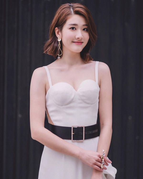 35歲女歌手譚嘉儀遊美國日日性感上陣 搭Uber竟意外收穫fans勁開心