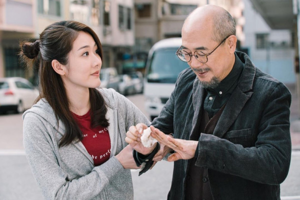 35歲女歌手譚嘉儀遊美國日日性感上陣 搭Uber竟意外收穫fans勁開心