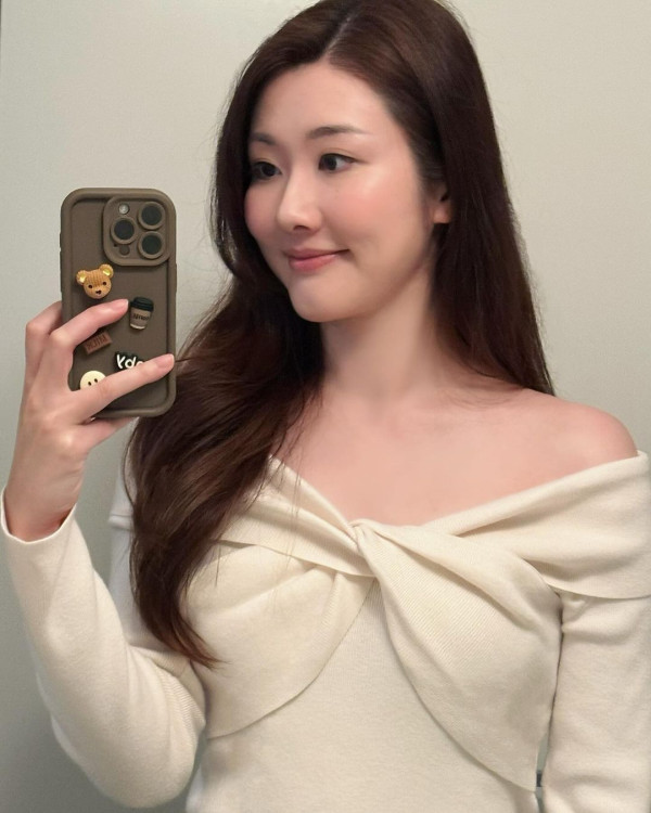 35歲女歌手譚嘉儀遊美國日日性感上陣 搭Uber竟意外收穫fans勁開心