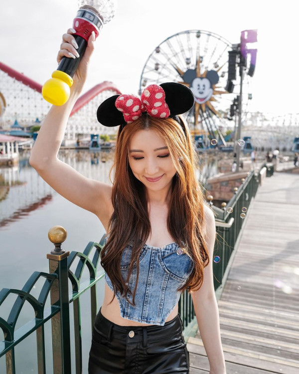 余德丞買手信又「出事」？精選德國禮物被嘲似鞋墊 真身原來是... 