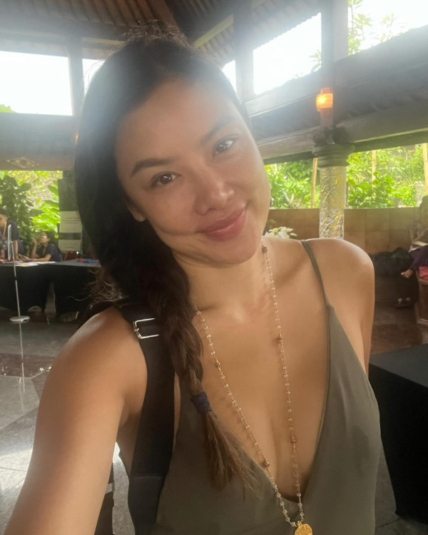 樂基兒離婚後轉行做瑜伽導師 飛峇里曬水著盡展fit爆身材 