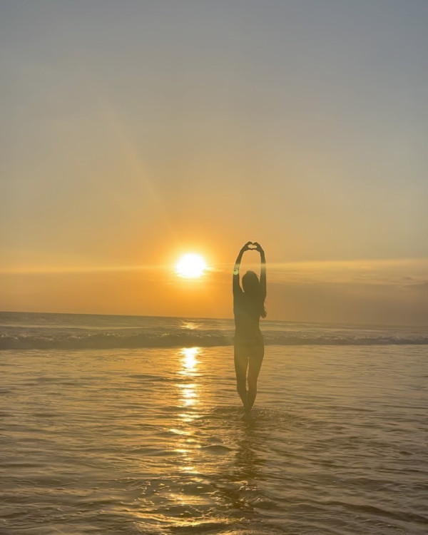 樂基兒離婚後轉行做瑜伽導師 飛峇里曬水著盡展fit爆身材 