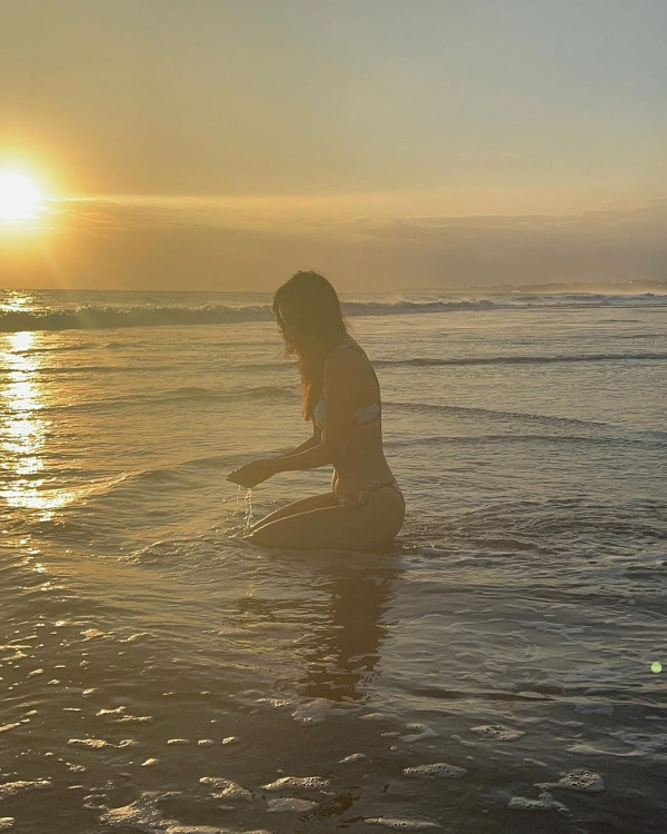 樂基兒離婚後轉行做瑜伽導師 飛峇里曬水著盡展fit爆身材 