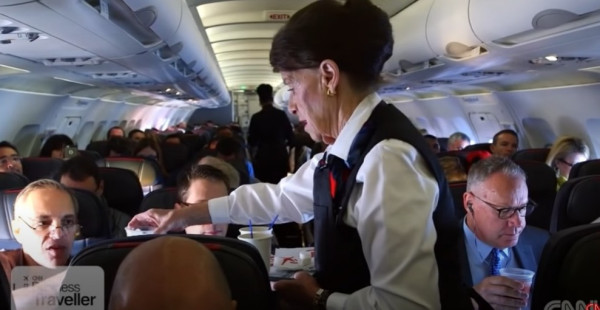 全球最資深空姐病逝享年88歲 飛足67年曾獲健力士紀錄認證