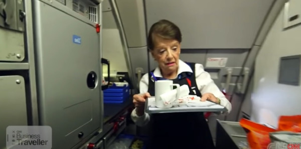 全球最資深空姐病逝享年88歲 飛足67年曾獲健力士紀錄認證