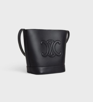 黑色名牌手袋入門推介4. Celine TRIOMPHE BUCKET光滑牛皮革小號手袋 HK$19,500