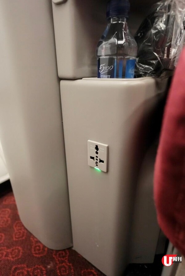 【獨家優惠碼最高減0】記者試坐!香港航空商務艙 | 180座躺平座椅、遨堂貴賓室、機上熱食