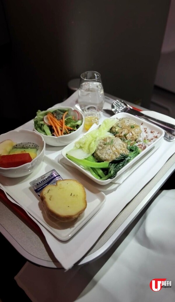 【獨家優惠碼最高減0】記者試坐!香港航空商務艙 | 180座躺平座椅、遨堂貴賓室、機上熱食