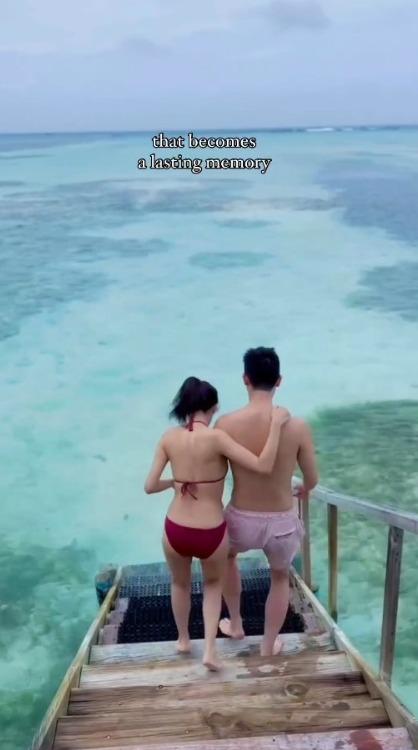 麥明詩盛勁為飛馬爾代夫度蜜月曬幸福合照 此行原來非二人世界 仲大手筆請埋…