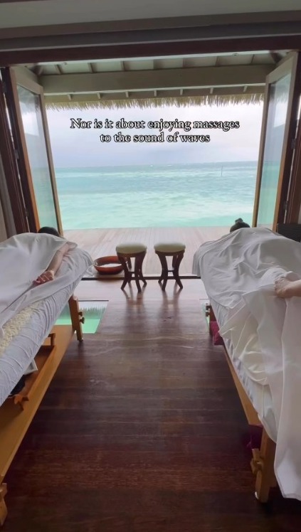 麥明詩盛勁為飛馬爾代夫度蜜月曬幸福合照 此行原來非二人世界 仲大手筆請埋…