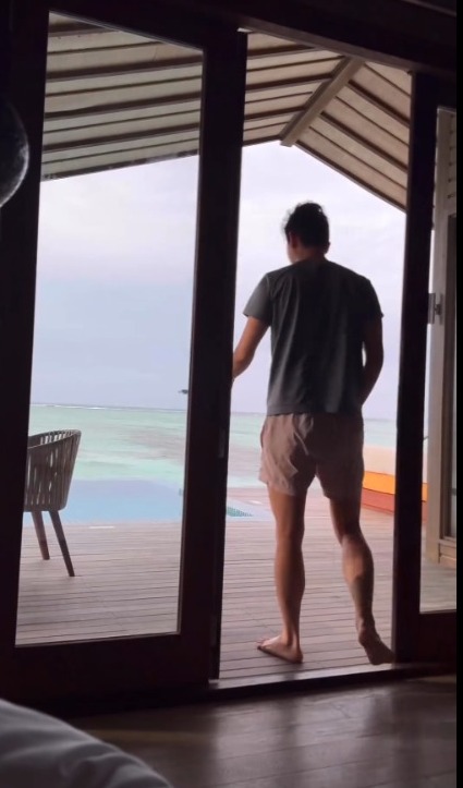 麥明詩盛勁為飛馬爾代夫度蜜月曬幸福合照 此行原來非二人世界 仲大手筆請埋…