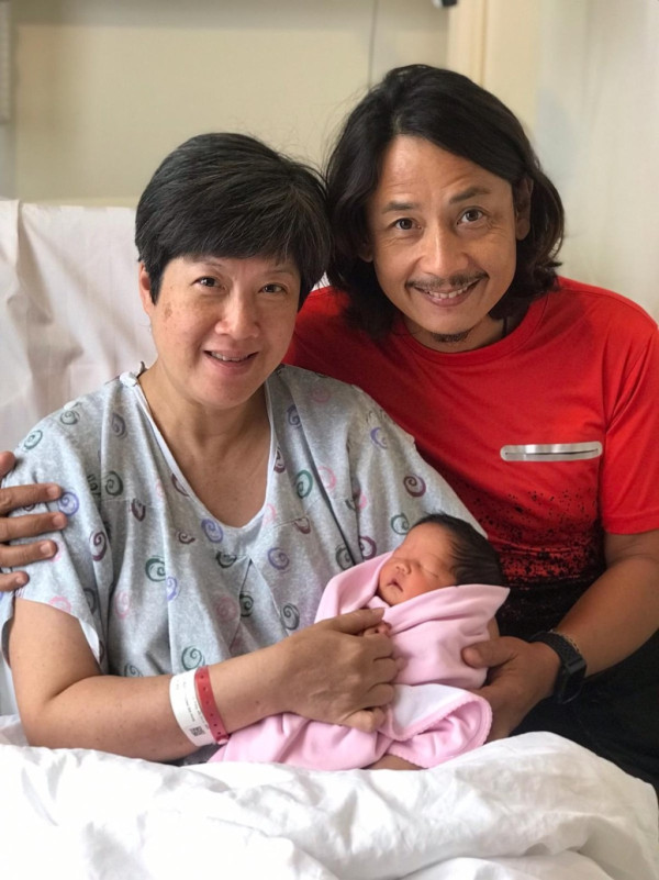 黃澤鋒58歲老婆超高齡懷孕惹熱議 親揭人工受孕後狂打安胎針 一年前曾小產痛失胎兒