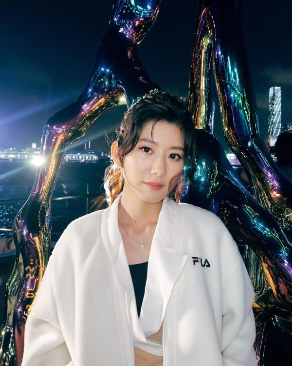 鞏姿希遊東京迪士尼興奮拍片 公然女廁內偷影遊客被網民鬧爆冇常識 