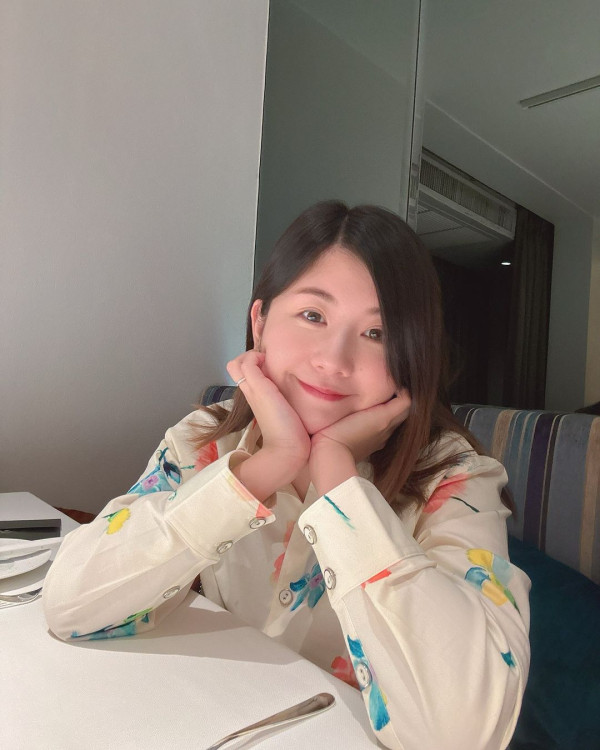 張家朗孖法籍女友蜜遊沖繩 曬石垣島打卡合照罕有放閃 