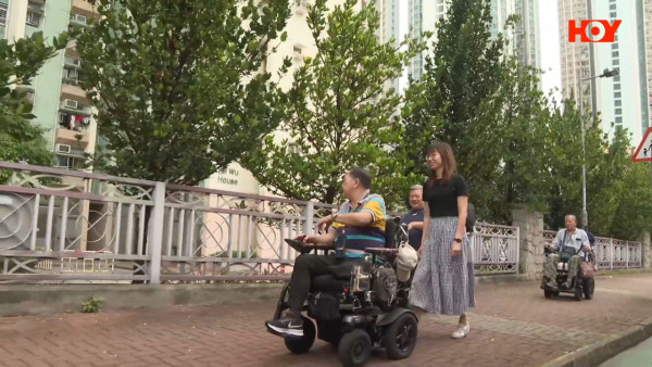 好人好事｜7旬義工免費維修逾百輪椅 屋企當工場義助殘疾人士10年