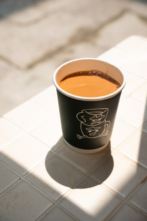 灣仔新開茶餐廳風味咖啡吧「矇茶茶」   沙嗲牛肉包／菠蘿叉燒包／港式奶茶／歡樂時光優惠