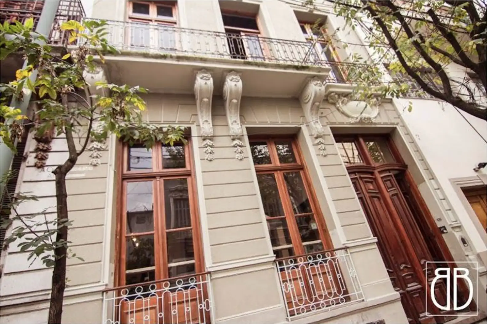 酒店貓貓員工暖心陪睡女客人數晚！獲巨額小費答謝撫慰心靈 