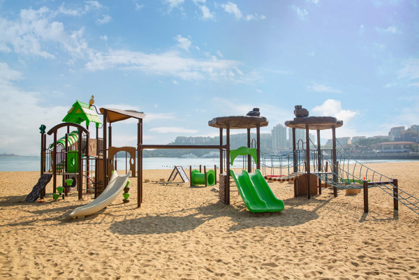 愉景灣好去處｜沙灘兒童遊樂場（圖片來源：HKR International Ltd.）