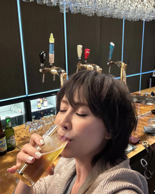 梁朝偉東京出行獲4人做1件事！ 網友驚訝排場大：像首相出行 