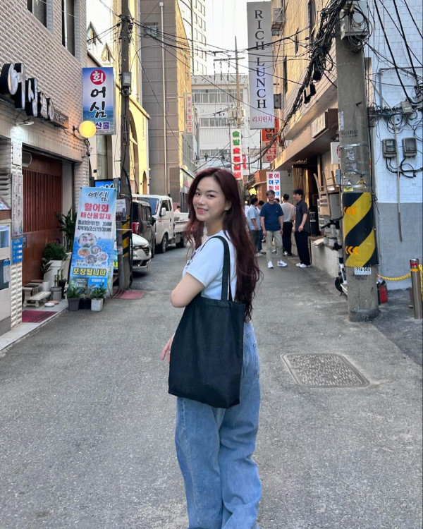 聲夢小花韓國畢業旅行曬男友視角 被讚有仙氣:回眸一笑殺死人