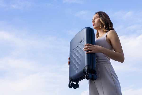 Rollink最新行李箱摺疊後如外套 存放超慳位無懼行李加辣措施