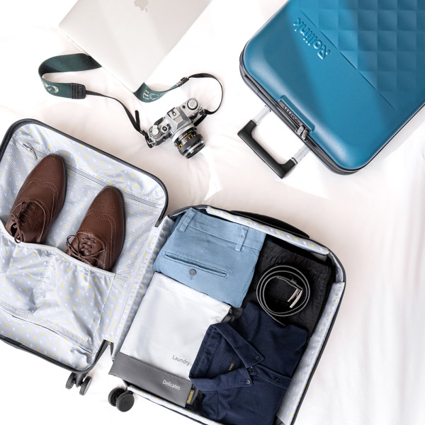 Rollink最新行李箱摺疊後如外套 存放超慳位無懼行李加辣措施