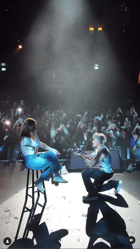 Tyson Yoshi加拿大開騷期間向女友求婚成功 IG大曬鑽戒高呼：She said yes 