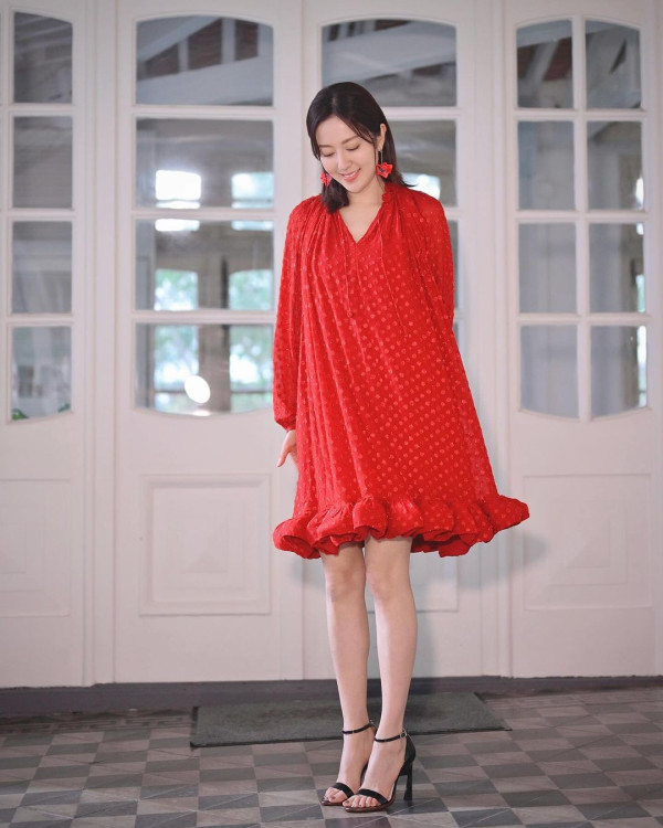 唐詩詠日本環球影城被巧遇親民自拍 皮膚真實狀態曝光 網友讚gfable 