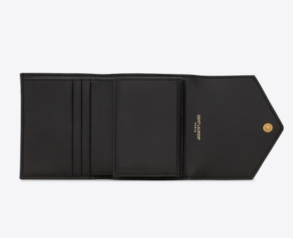 名牌銀包2024推薦7. Saint Laurent Monogram粒面壓紋皮革多摺錢包