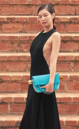 Jennie出席婚禮衣著被批唔尊重!粉絲即護航解釋背後原因!