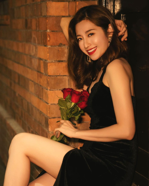 陳庭欣罕晒火辣泳衣相玩透視！洶湧胸形畢露震撼網民眼球！ 