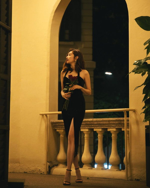 陳庭欣罕晒火辣泳衣相玩透視！洶湧胸形畢露震撼網民眼球！ 