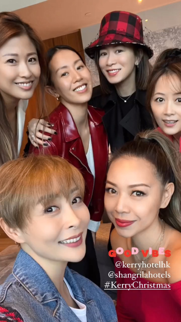 佘詩曼罕曬泳衣照大騷長腿 與「七魔女」閨密出遊獨欠一人 