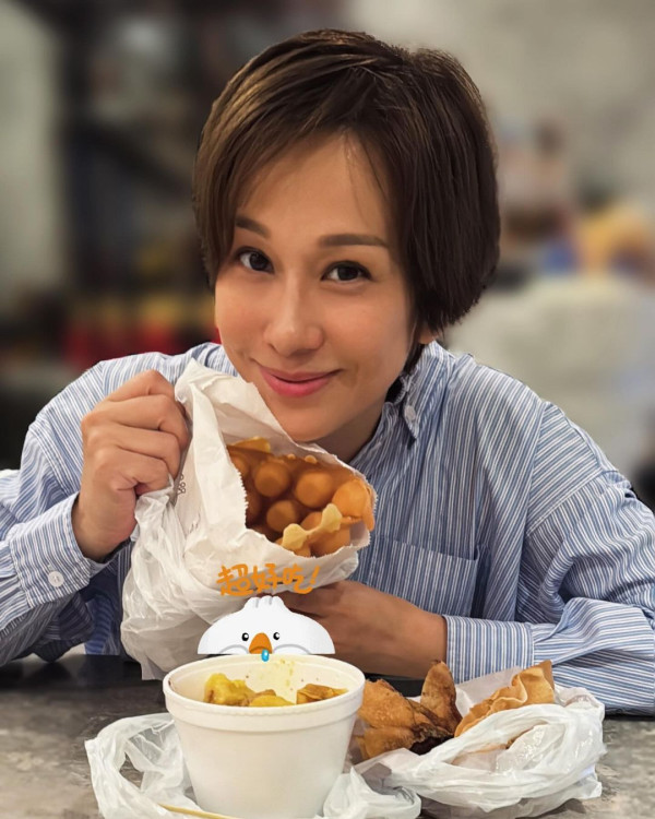 佘詩曼罕曬泳衣照大騷長腿 與「七魔女」閨密出遊獨欠一人 