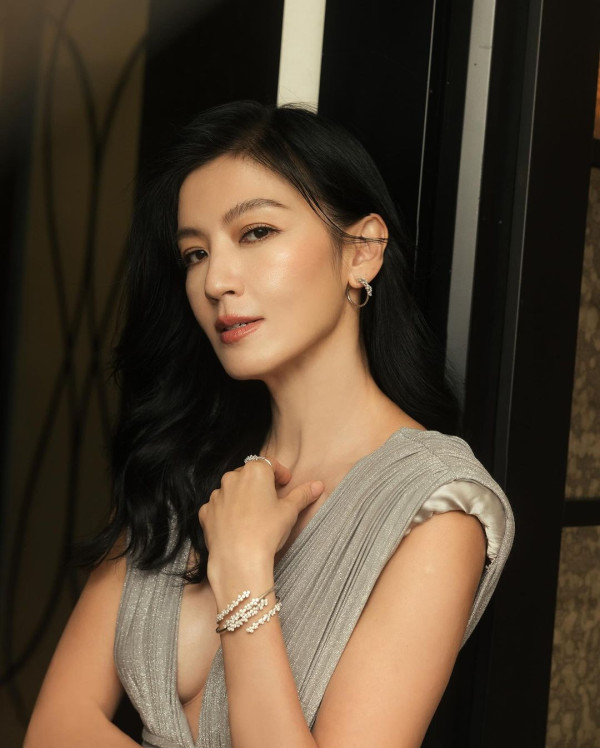 陳豪陳茵媺結婚周年甜蜜遊韓國 影韓式沙龍照遭重手P圖驚變「白面oppa」 