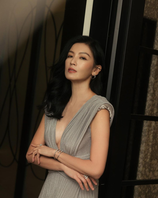 陳豪陳茵媺結婚周年甜蜜遊韓國 影韓式沙龍照遭重手P圖驚變「白面oppa」 