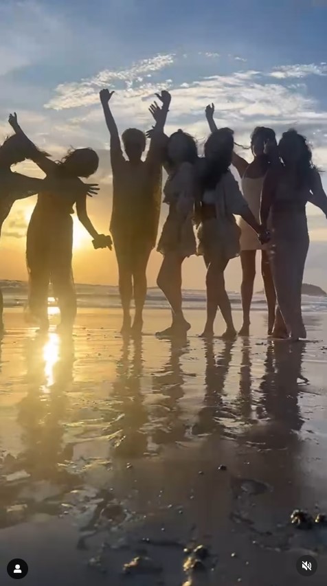 佘詩曼罕曬泳衣照大騷長腿 與「七魔女」閨密出遊獨欠一人 