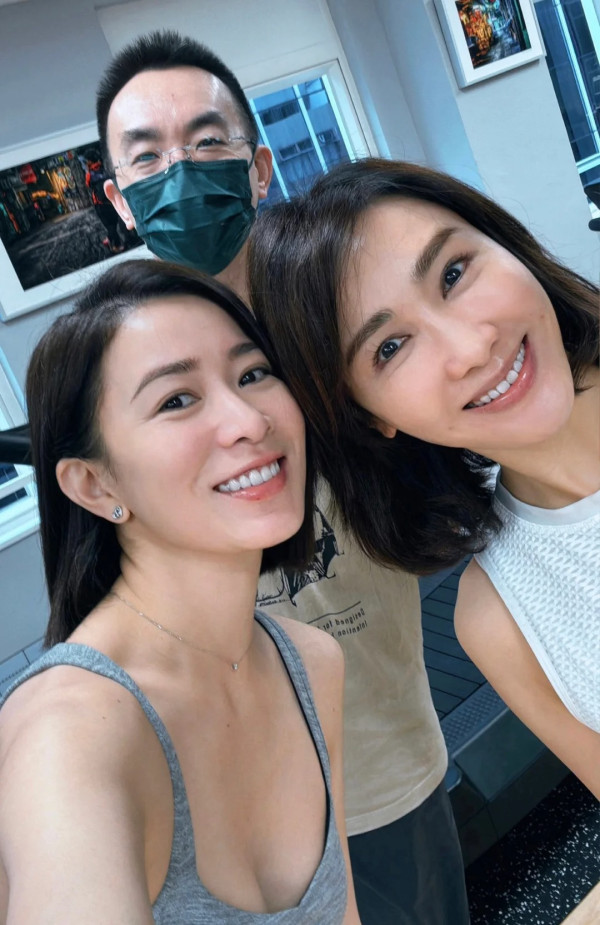 佘詩曼罕曬泳衣照大騷長腿 與「七魔女」閨密出遊獨欠一人 