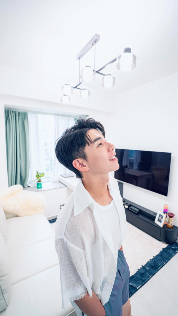 「大表嫂」李炘頤美國比堅尼曬零贅肉身材 撇甩男友Stanley 與TVB藝人好友遊迪士尼 