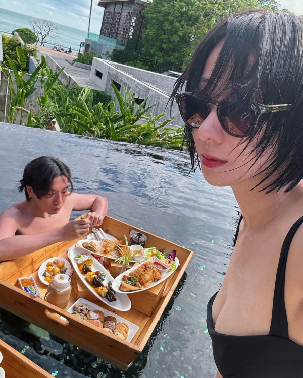 泳兒飛英國與黃偉文聚會 被指撞樣木乃伊：可能係我前世 