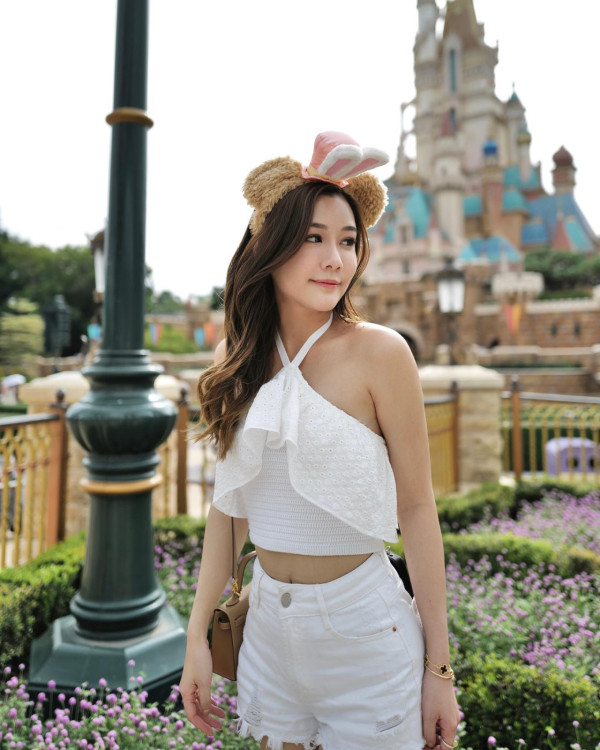 43歲陳自瑤最新超近鏡生圖!網民感嘆顯歲月痕跡氣質搭救!