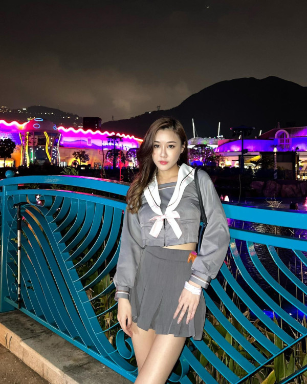 43歲陳自瑤最新超近鏡生圖!網民感嘆顯歲月痕跡氣質搭救!