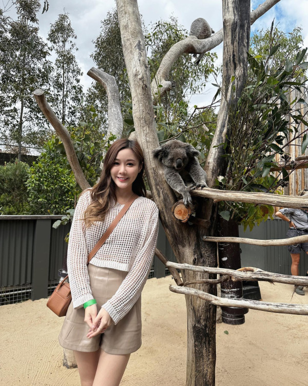 43歲陳自瑤最新超近鏡生圖!網民感嘆顯歲月痕跡氣質搭救!