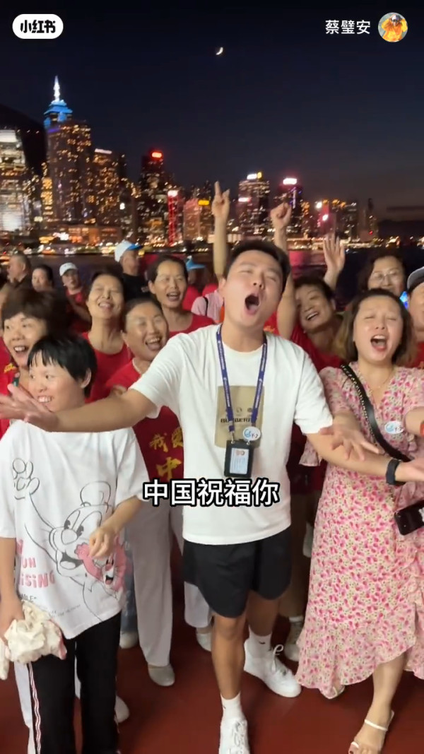 00後男生誤報長者旅行團 憑4大舉動反成團寵超受歡迎!氹得大媽勁開心!