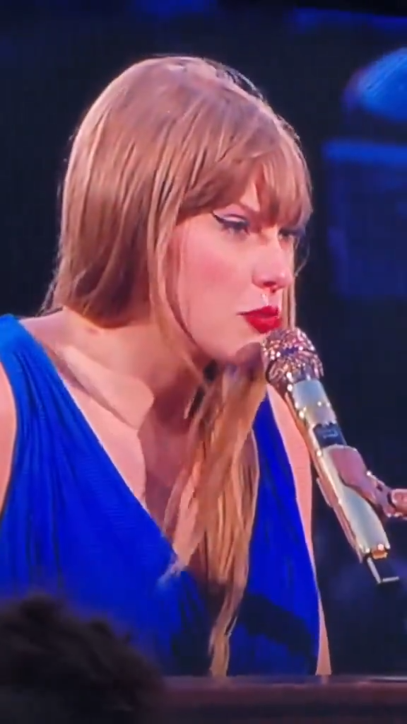 Taylor Swift演唱會敬業吃鼻涕畫面瘋傳！零下10度表演服裝單薄 