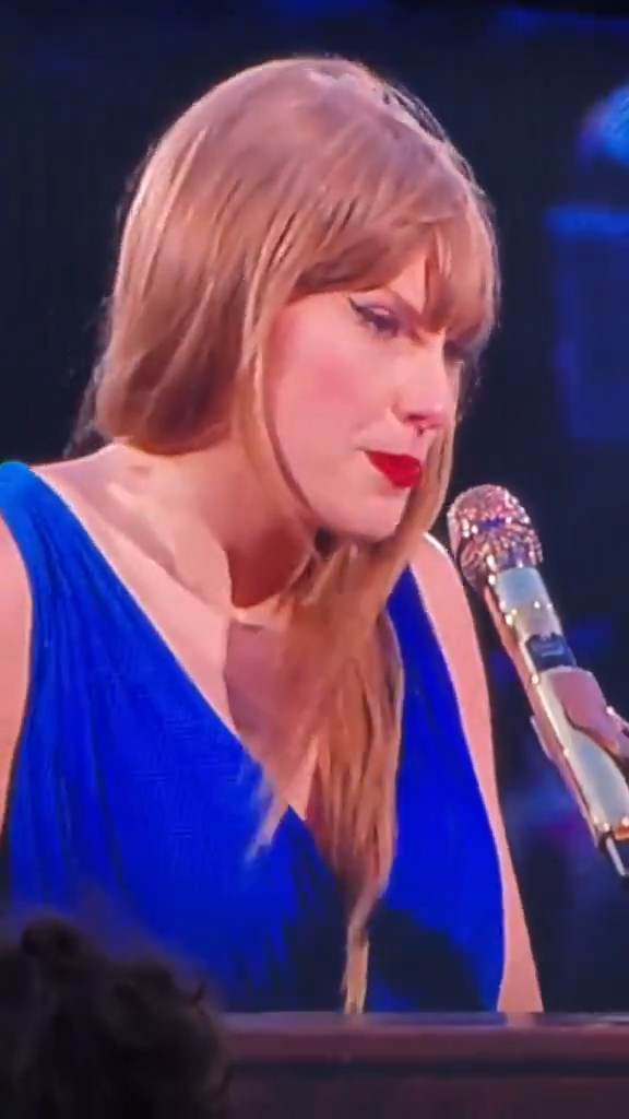 Taylor Swift演唱會敬業吃鼻涕畫面瘋傳！零下10度表演服裝單薄 