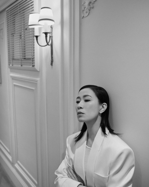 佘詩曼遊泰國罕曬比堅尼透視裝！49歲身材fit爆 網民激讚「世一美魔女」 