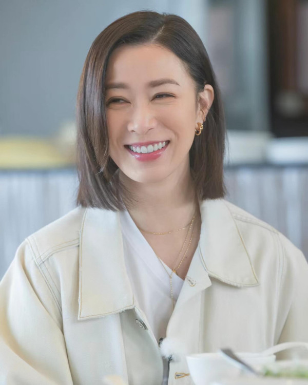 佘詩曼遊泰國罕曬比堅尼透視裝！49歲身材fit爆 網民激讚「世一美魔女」 