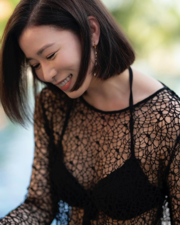 文頌嫻遊日狂食拉麵大飽口福 著泳衣浸溫泉罕曬事業線